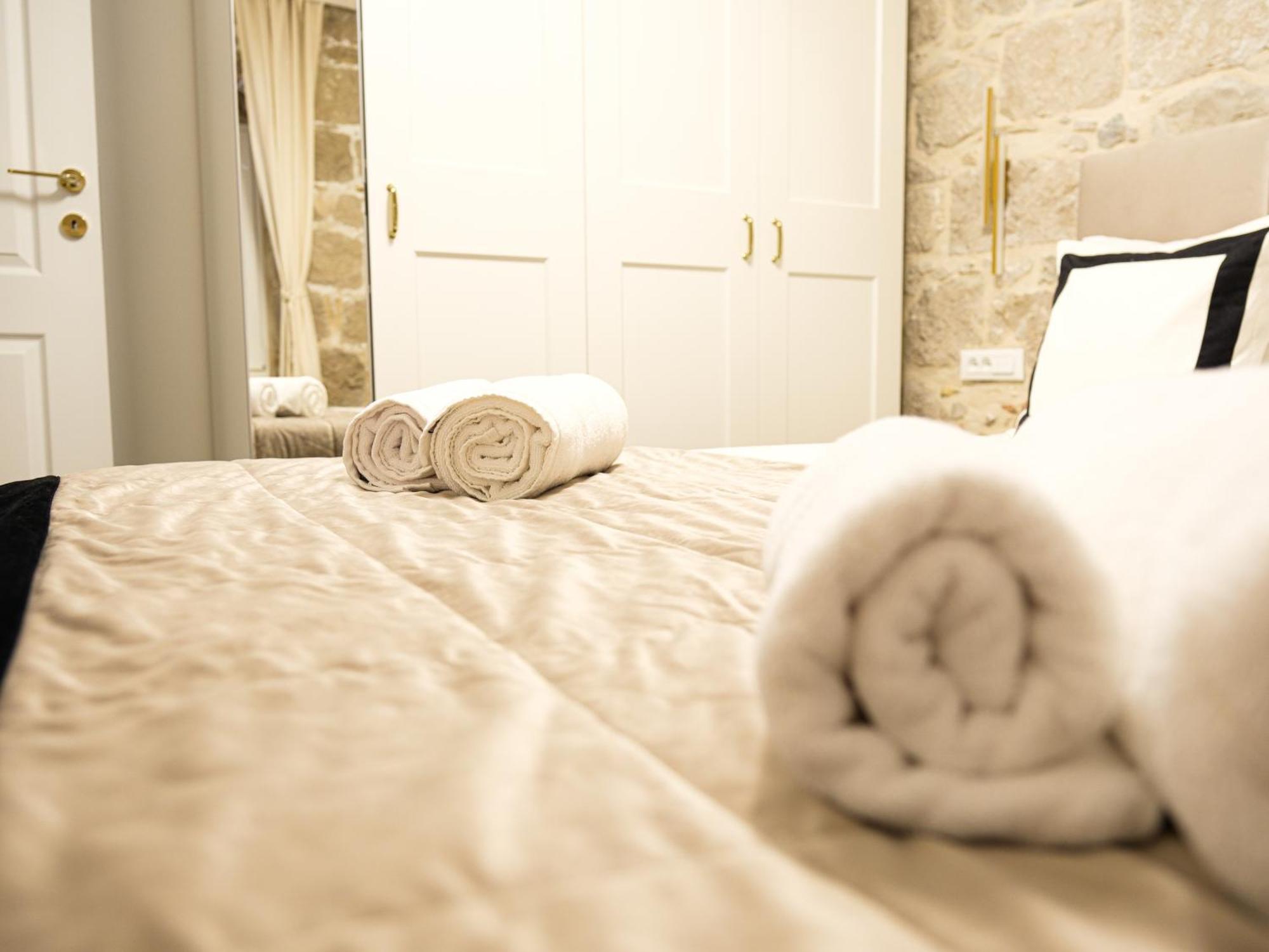 Prisca Luxury Rooms With Breakfast Сплит Экстерьер фото